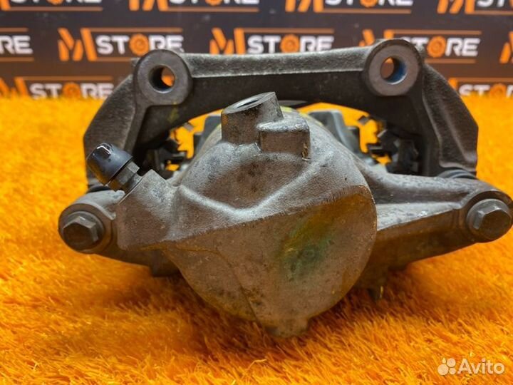 Суппорт передний левый Mercedes-Benz E-Class W211