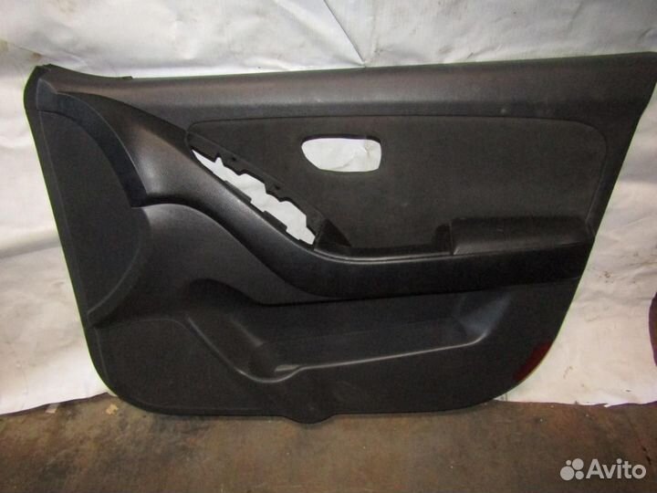 Обшивка двери передней правой Elantra 2006-2011