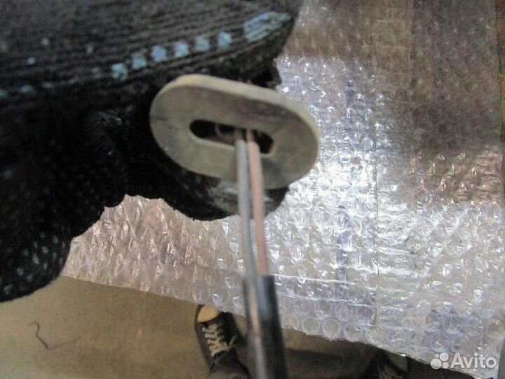 Кулак поворотный задний правый VW Passat B5 2000-2