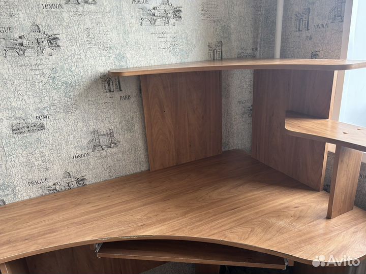 Компьютерный стол