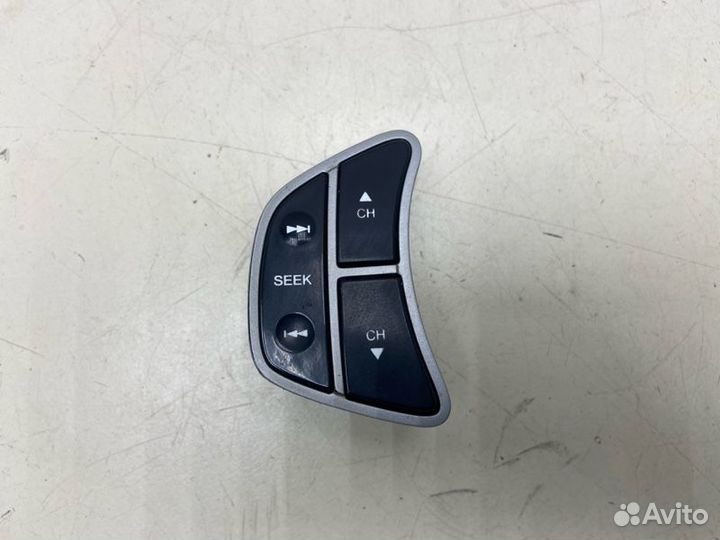 Кнопка многофункциональная правая Kia Ceed