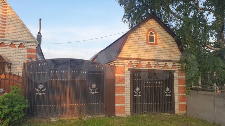 Дом 156,2 м² на участке 8,4 сот.