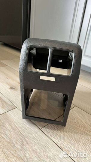 Подлокотник golf 6 под media in