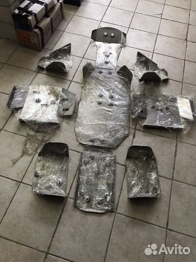 Защита днища стелс 300