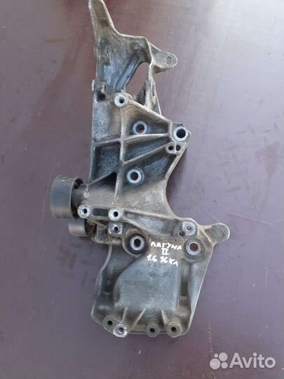 Кронштейн генератора Рено Лагуна 2 1.6 16v