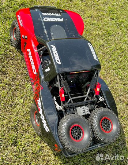 Traxxas Udr Ultimate Desert Racer 1/7 как новый
