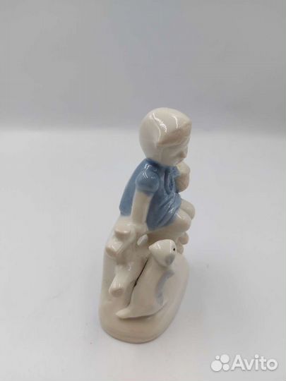 Статуэтка фарфор винтаж 