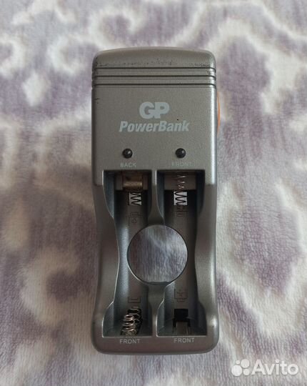 Зарядное устройство для батареек GP PB31GS