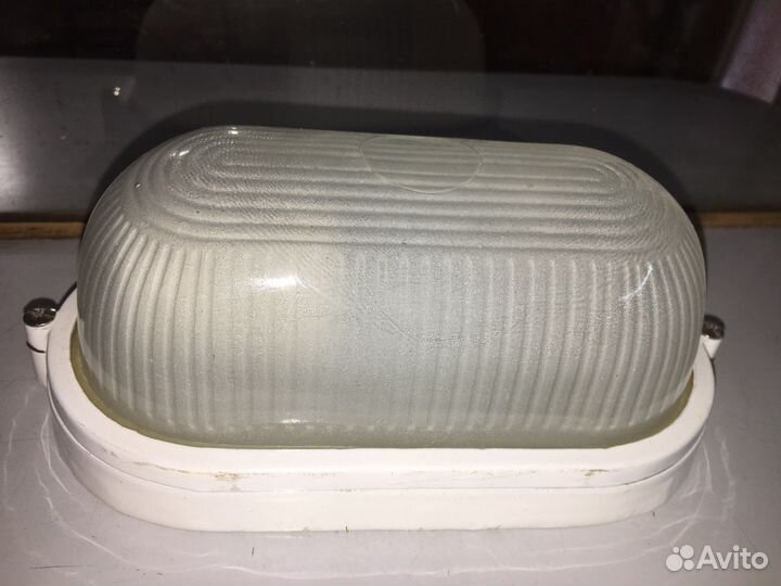 Светильник настольный и настенный