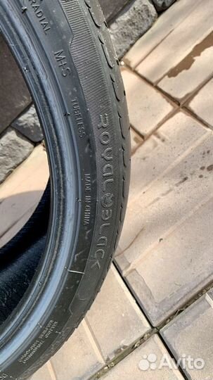 Royal Black Royal Performance 255/35 R20 97W