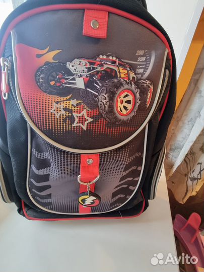 Школьный рюкзак на колесах