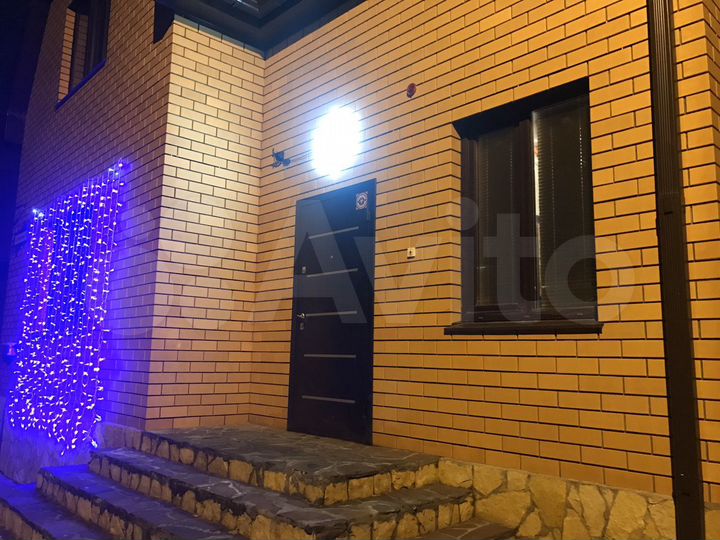 Коттедж 170 м² на участке 10 сот.