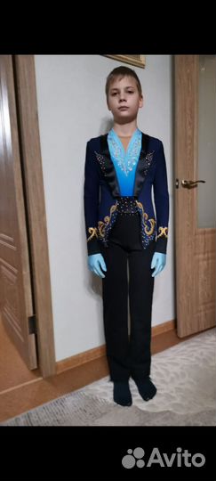 Костюм для фигурного катания для мальчика 134-140