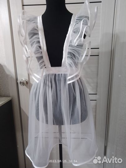 Белый школьный фартук