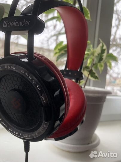 Игровые наушники