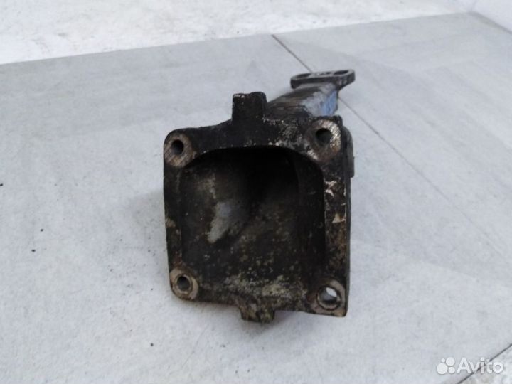 Кронштейн двигателя