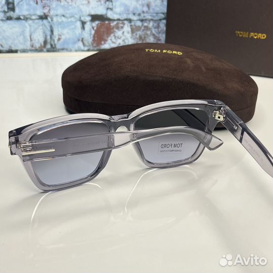 Солнцезащитные очки женские tom ford