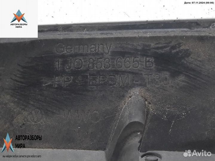 Заглушка (решетка) в бампер Volkswagen Golf 4 1999