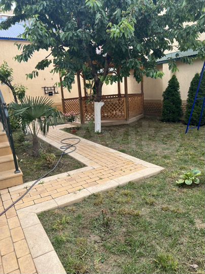 Комната 50 м² в 2-к., 1/2 эт.