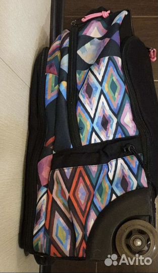 Рюкзак на колесах для фигурного катания