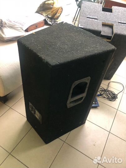 Концертная акустика двух полоска 15