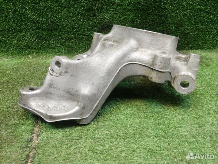 Кулак поворотный задний правый Volkswagen Tiguan