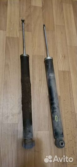 Амортизатор задний Mercedes-Benz W212