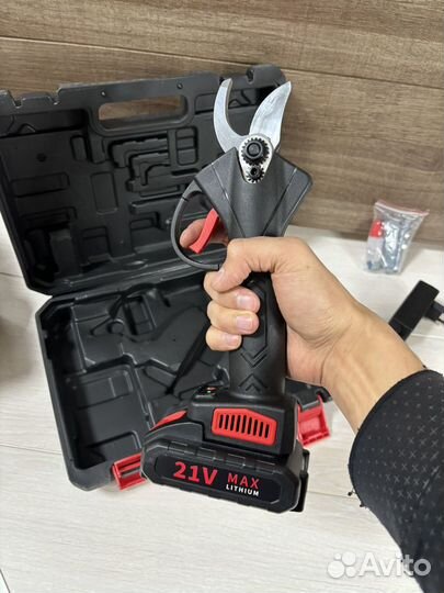 Секатор электрический