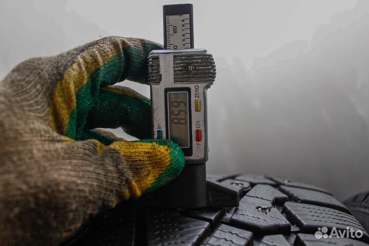 Pirelli Ice Zero 215/55 R17 98T