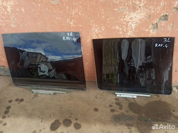 Заднее стекло toyota RAV4 2008 год