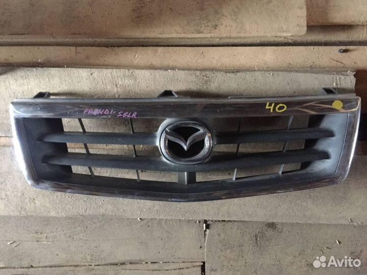 Решетка радиатора Mazda Bongo Friendee 2001-2005