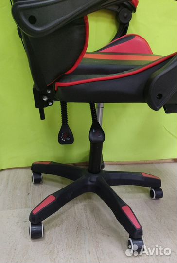 Компьютерное кресло игровое