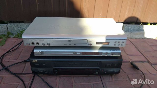 DVD плеер кассетный видеомагнитофон всё в рабачем
