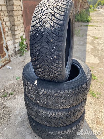 Nokian Tyres Hakkapeliitta 8 215/55 R17