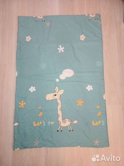 Бортики и одеяло в детскую кроватку