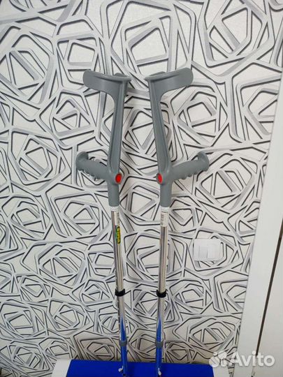 Костыли под локоть пара