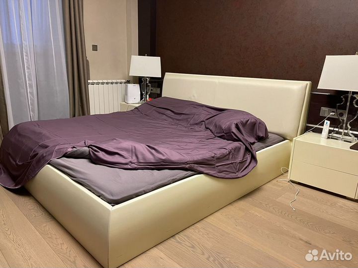 Кровать двухспальная 180 200 деревянная с матрасом