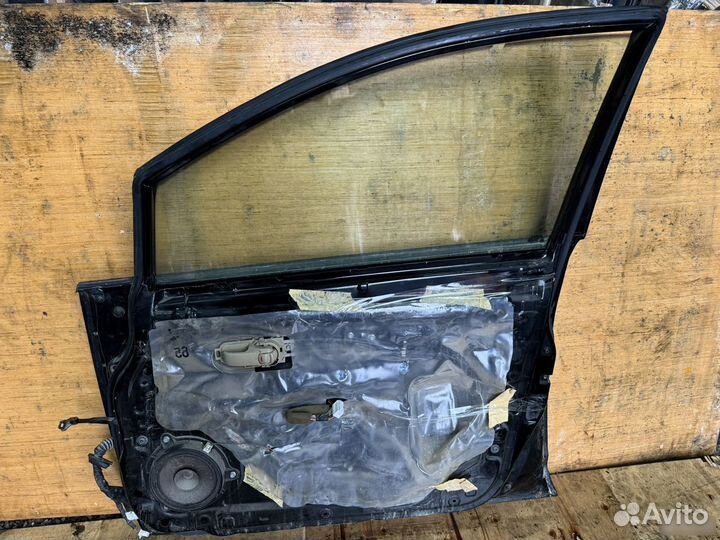 Дверь передняя правая Nissan Tiida C11 Европа