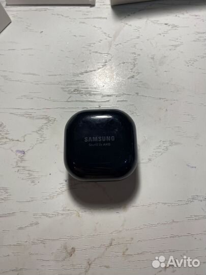 Беспроводные наушники samsung galaxy buds live