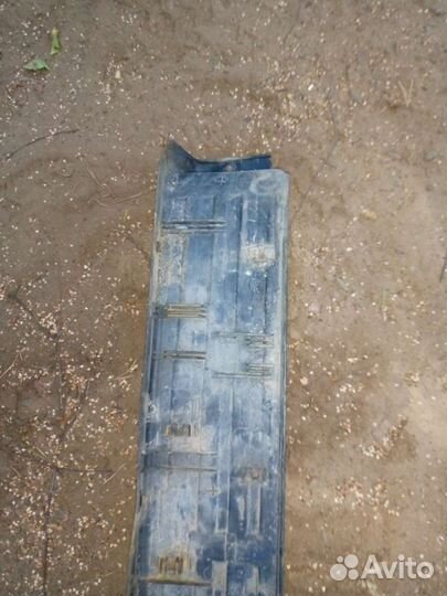 Накладка заднего бампера Toyota Hilux Surf