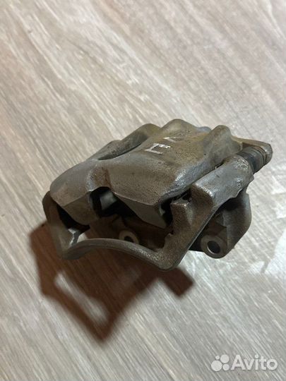 Суппорт тормозной передний левый Audi A4 B5 ADP