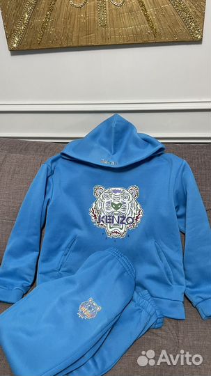 Спортивный костюм