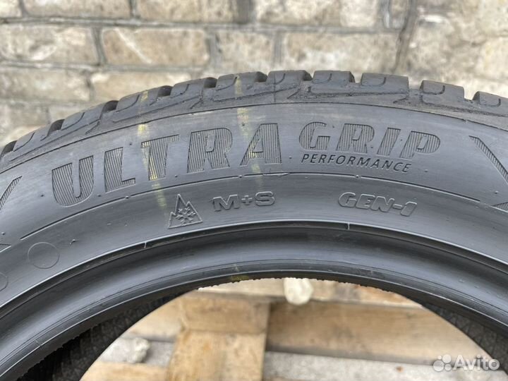 Goodyear UltraGrip Performance Gen-1 215/55 R17