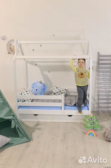 Детская кровать домик