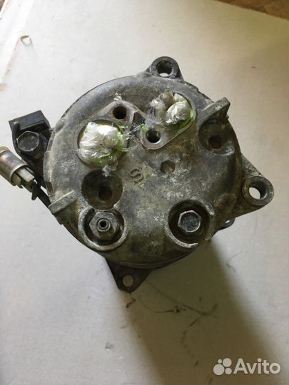 Компрессор кондиционера Volvo 2.5D 8708581