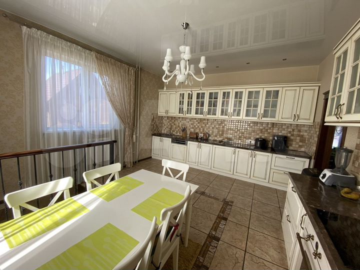 Дом 240 м² на участке 10 сот.