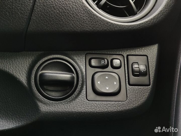 Toyota Vitz 1.0 CVT, 2019, 63 400 км