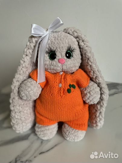 Плюшевая игрушка Зайка в комбинезоне