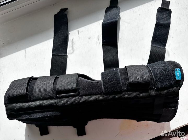 Ортез (тутор) на коленный сустав