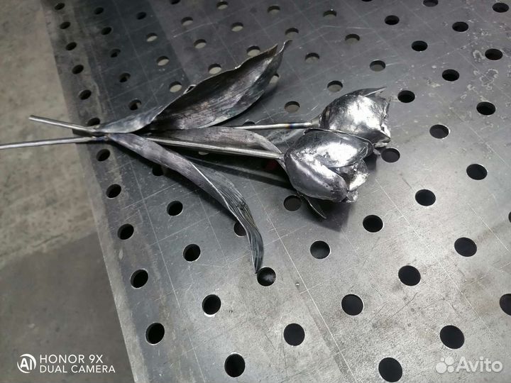 Тюльпан кованый